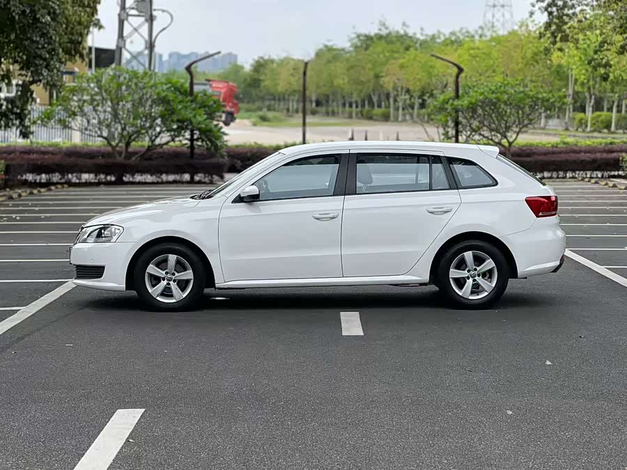 Volkswagen Gran Lavida 2013