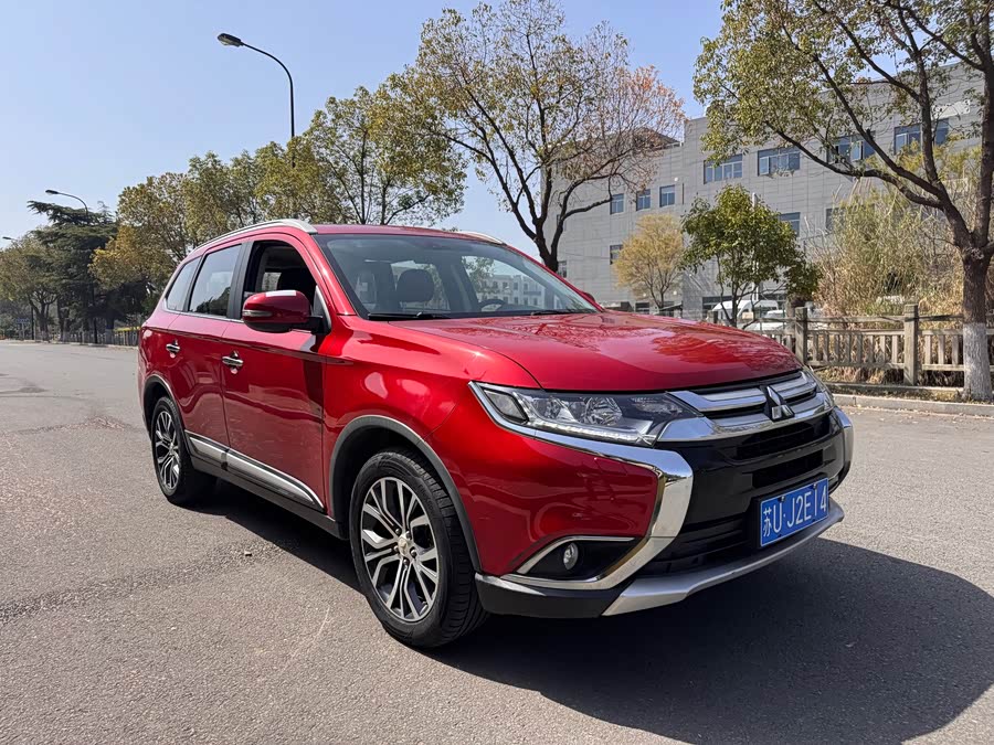 Mitsubishi Outlander 2016