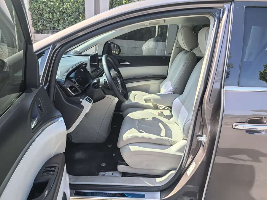 Buick GL8 2020