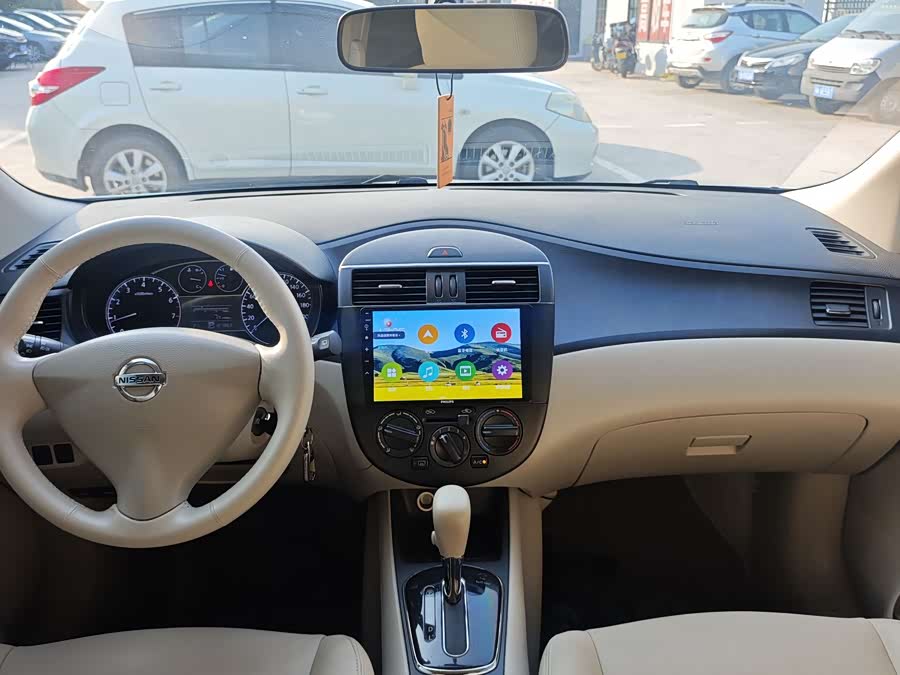 Nissan Tiida 2011