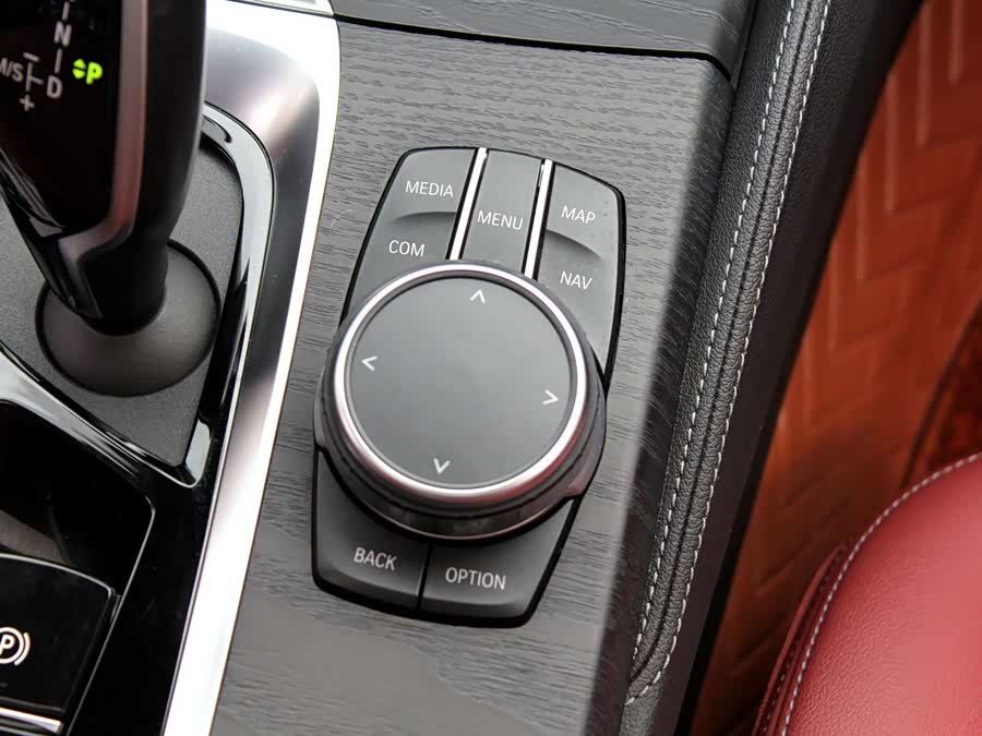 BMW 5 Series 2021 — фото 15