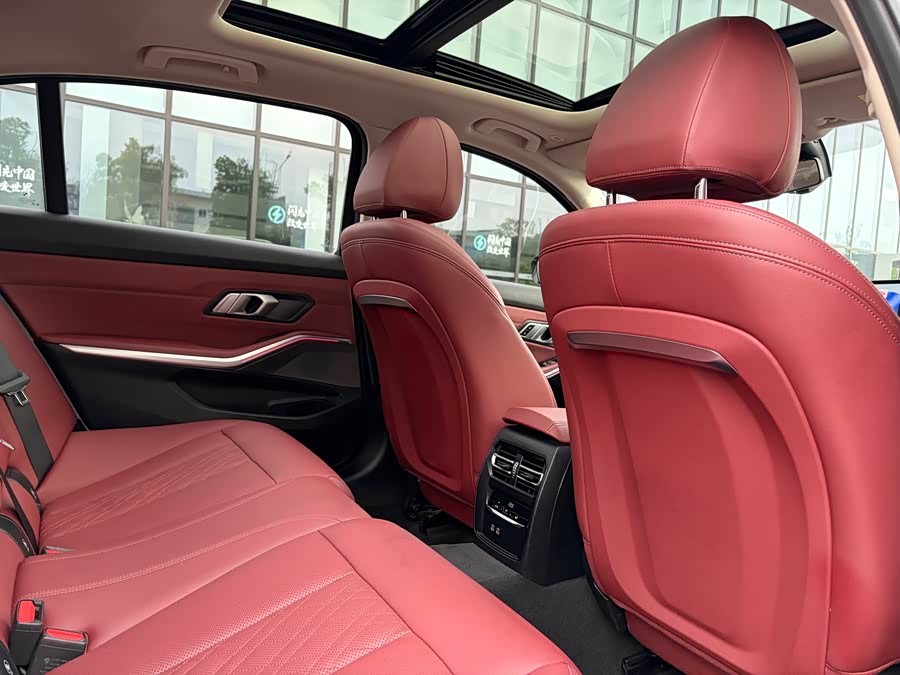 BMW 3 Series 2023 — фото 10