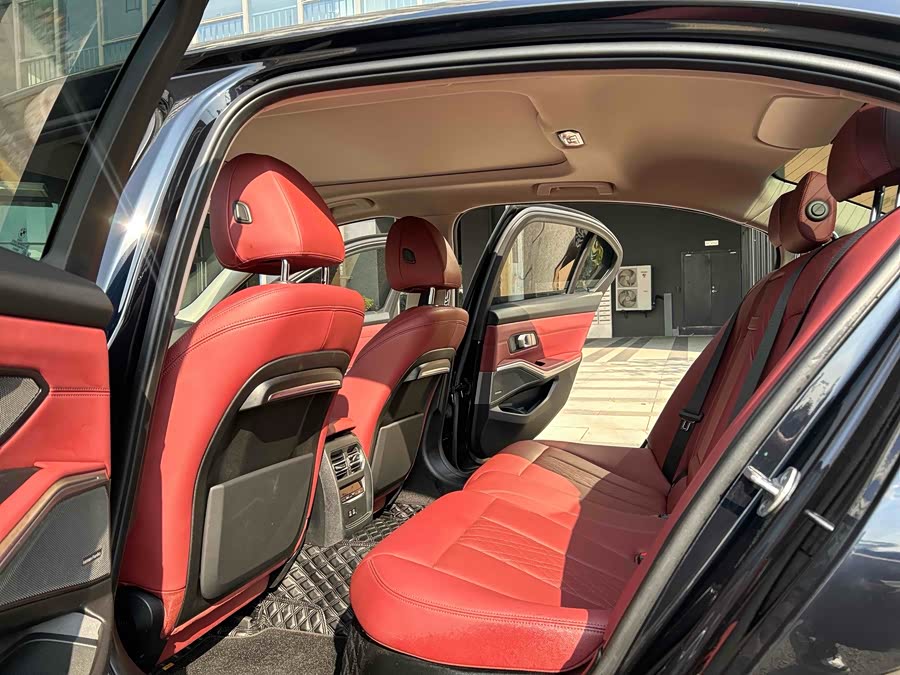 BMW 3 Series 2022 — фото 8
