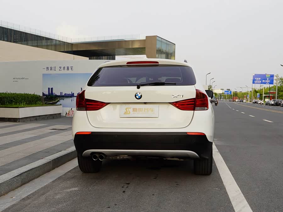 BMW X1 2010 — фото 12