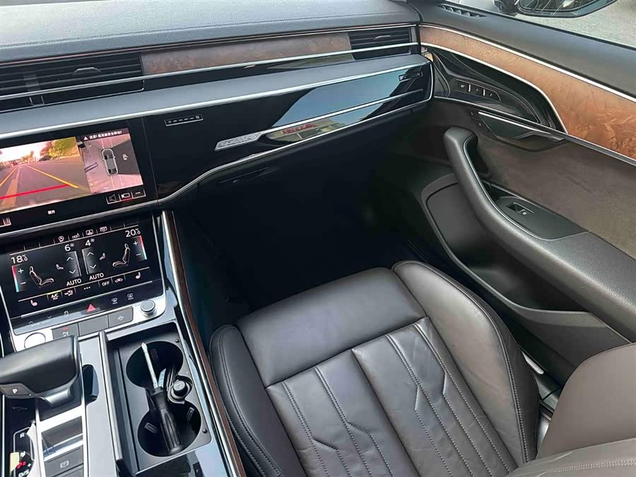 Audi A8 2018 — фото 11