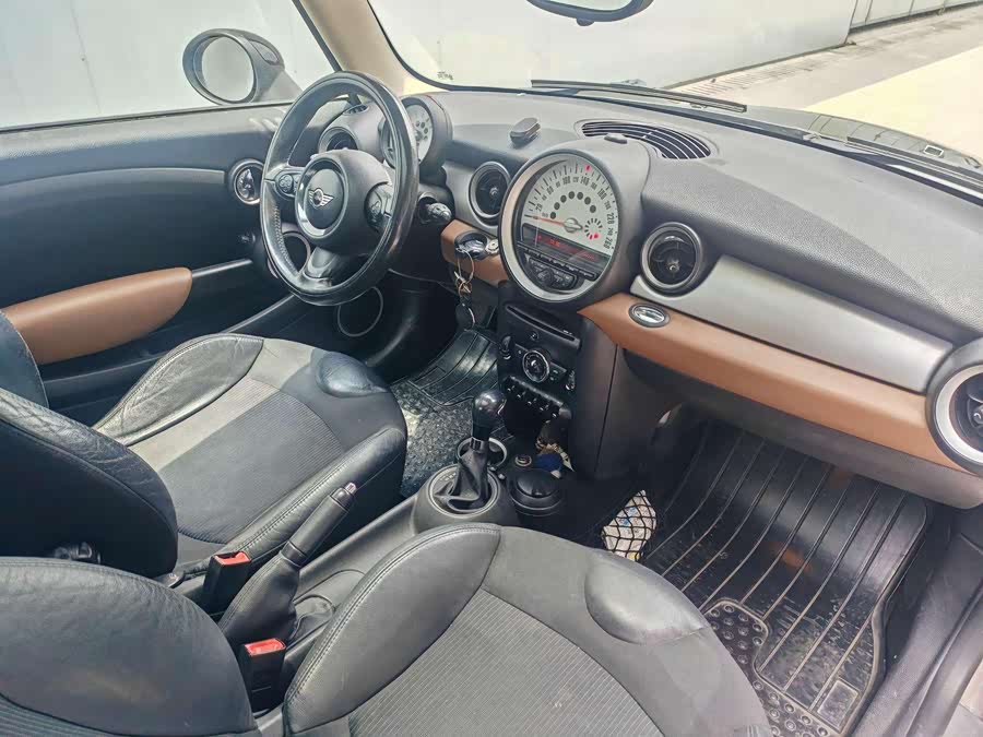MINI MINI 2011