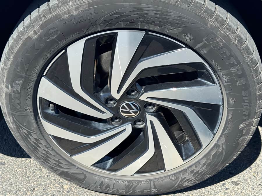 Volkswagen Tiguan L 2023