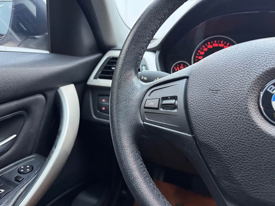 BMW 3 Series 2015 — фото 16