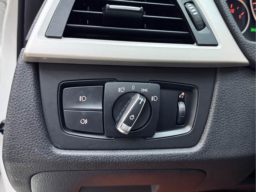 BMW 3 Series 2015 — фото 13