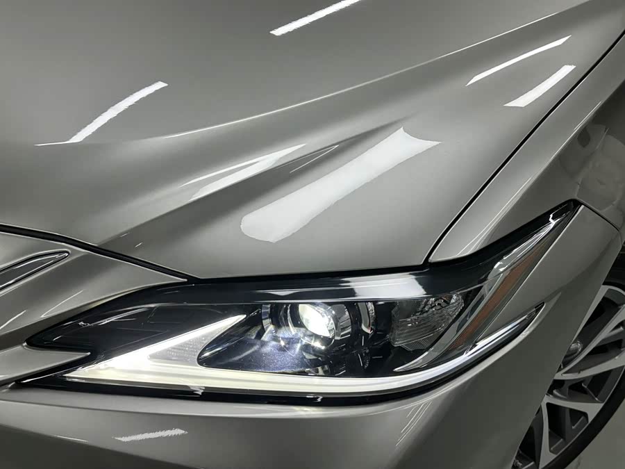 Lexus ES 2021