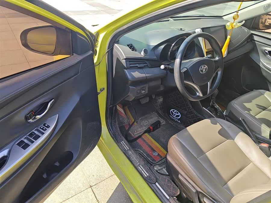 Toyota Yaris L 2016 — фото 12