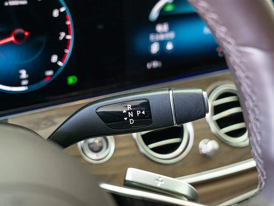Mercedes-Benz E-Class 2023 — фото 14