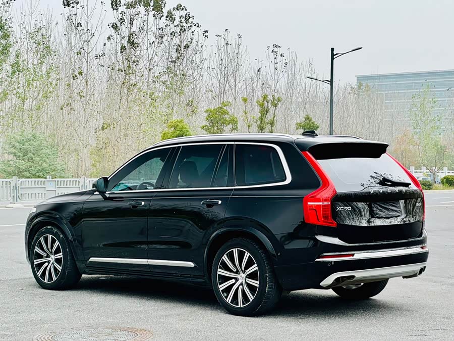 Volvo XC90 2021 — фото 9