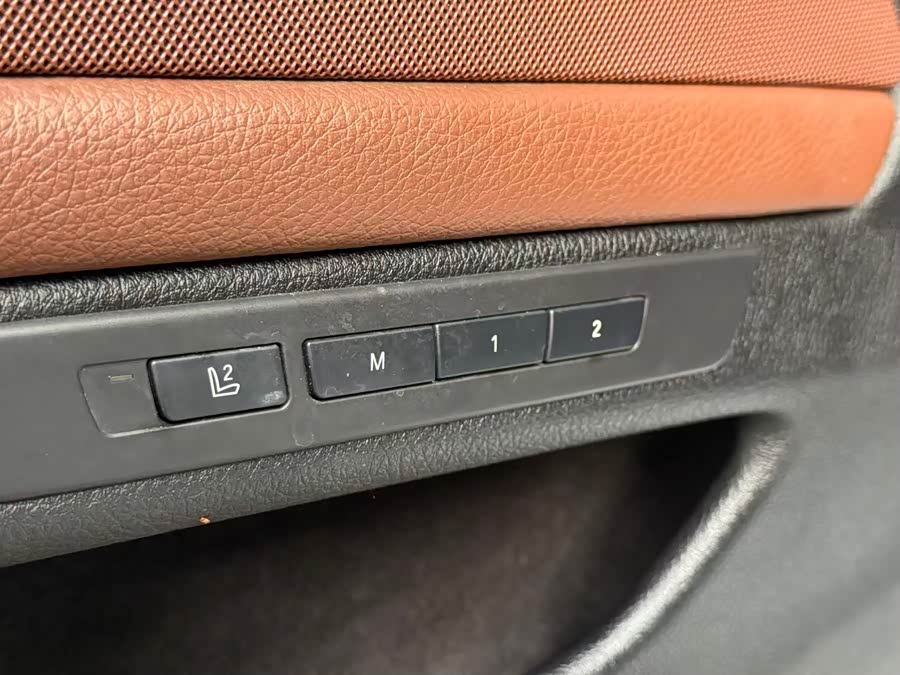 BMW 5 Series 2015 — фото 17