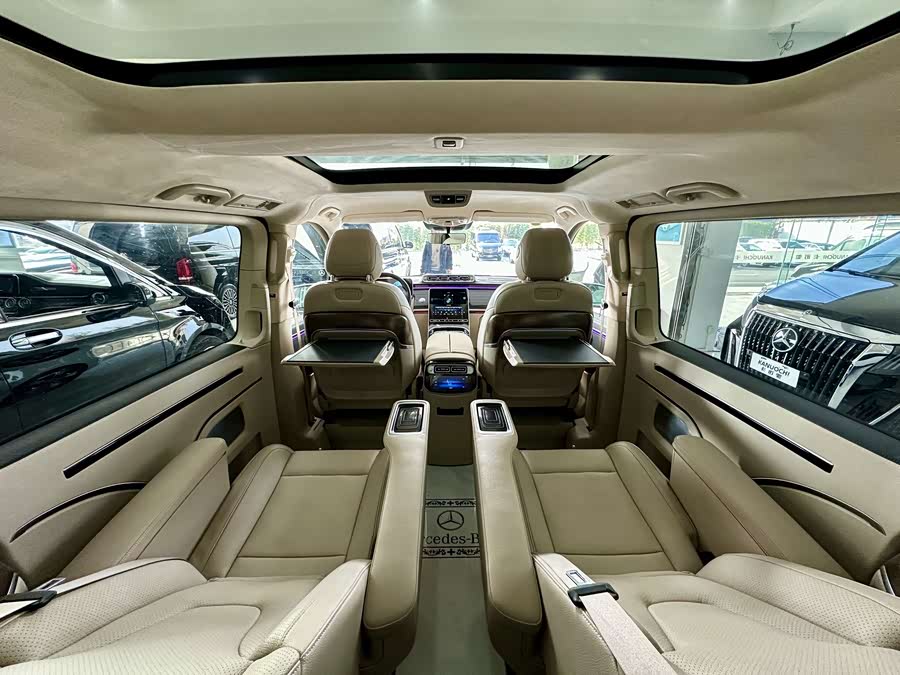 Mercedes-Benz V-Class 2022 — фото 11