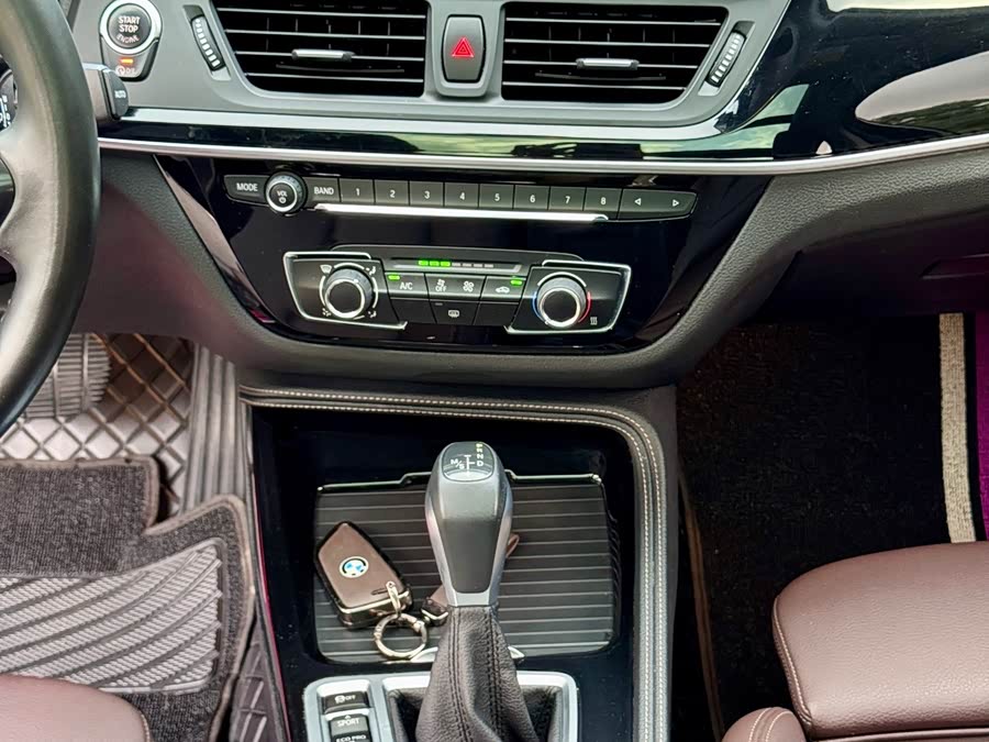 BMW 1 Series 2019 — фото 13