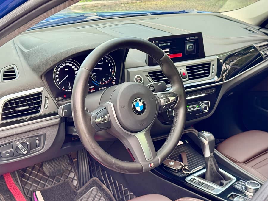 BMW 1 Series 2019 — фото 11
