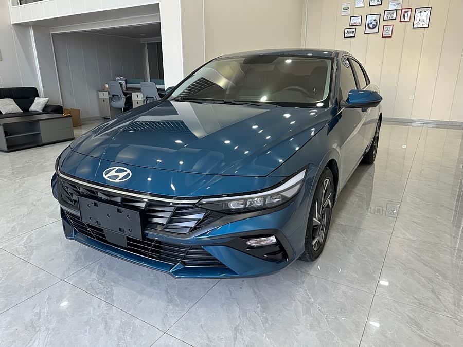 Hyundai Elantra 2022