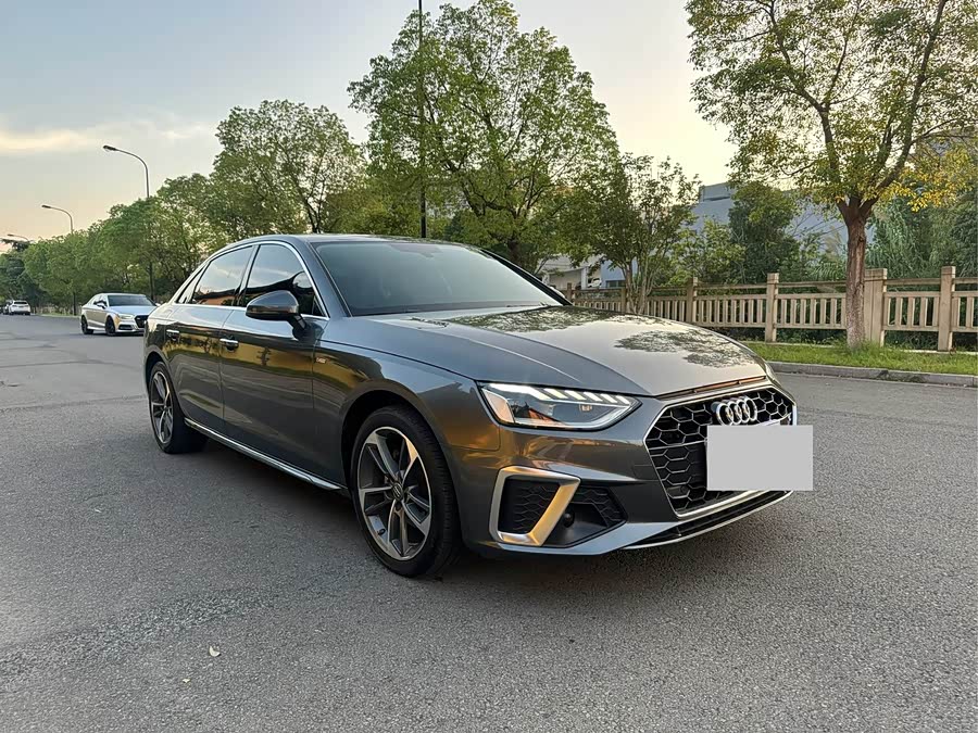 Audi A4L 2020