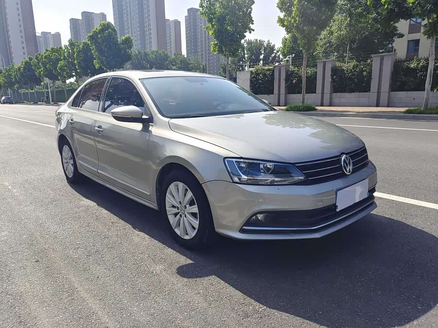 Volkswagen Sagitar 2015