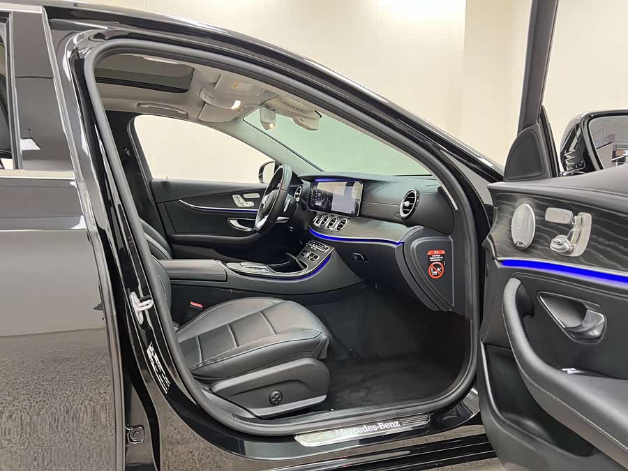 Mercedes-Benz E-Class 2020 — фото 13