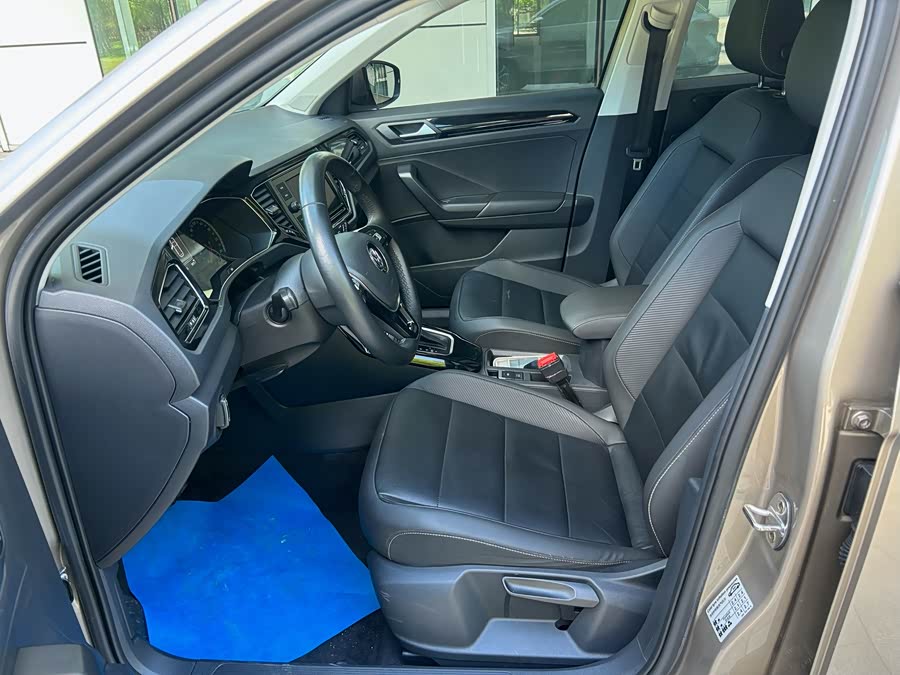 Volkswagen T-Roc 2019