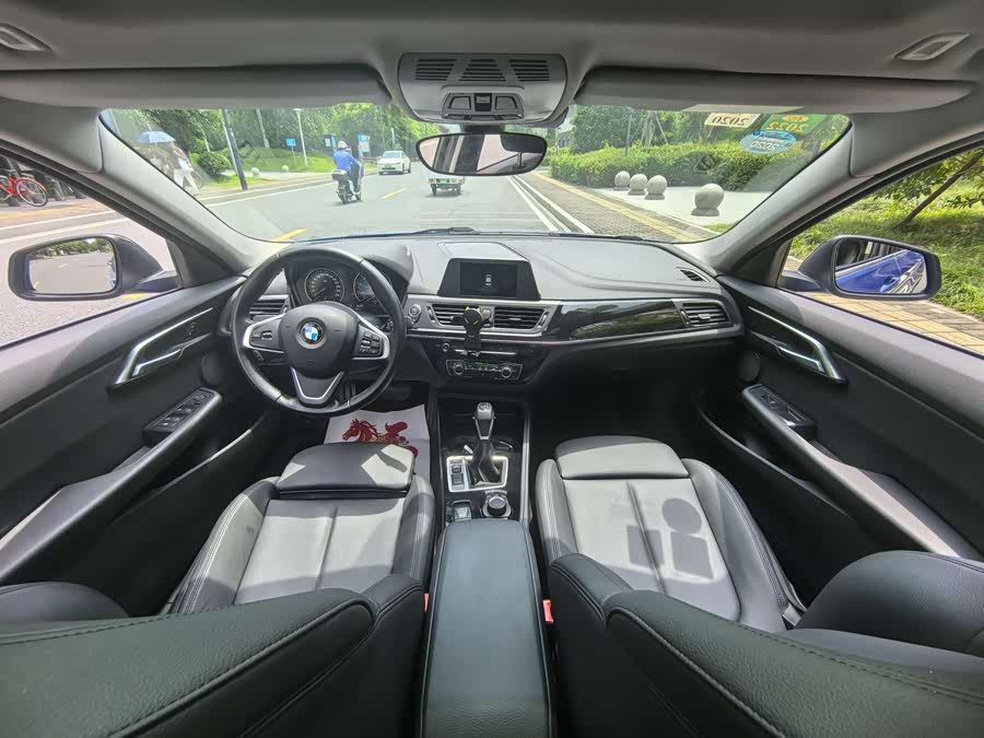 BMW 1 Series 2018 — фото 15