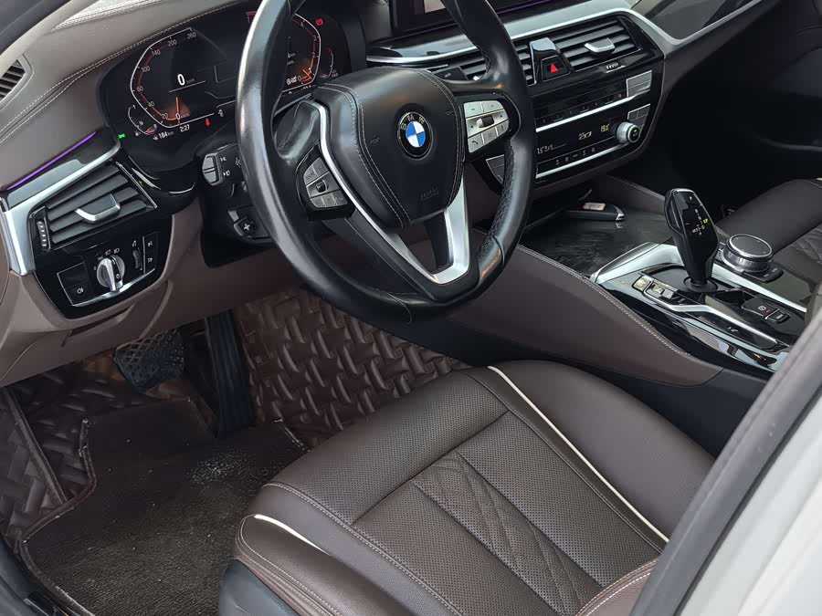BMW 5 Series 2021