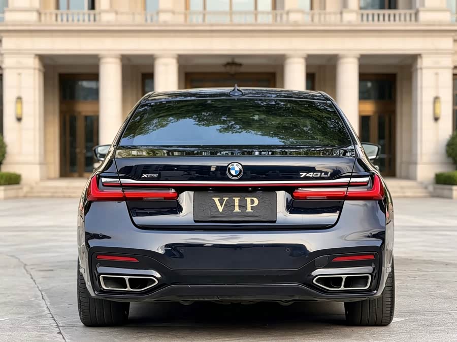 BMW 7 Series 2018 — фото 8