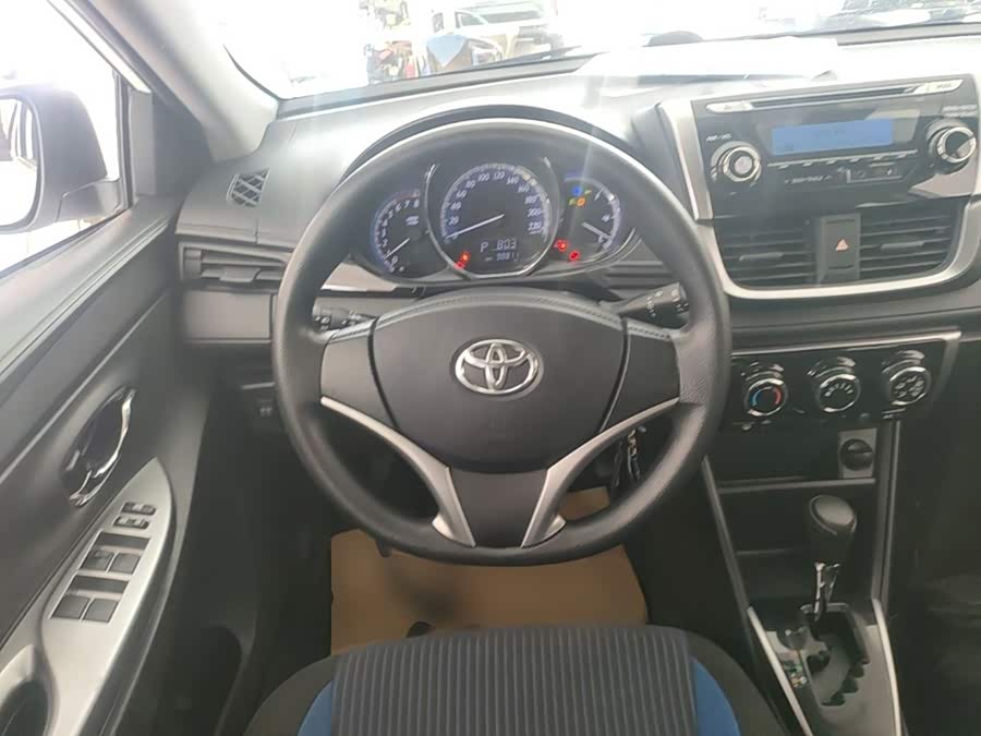 Toyota Yaris L 2016 — фото 11