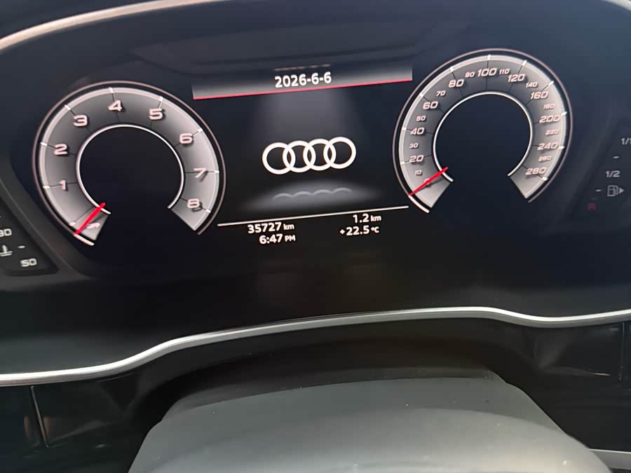Audi Q3 2023 — фото 14