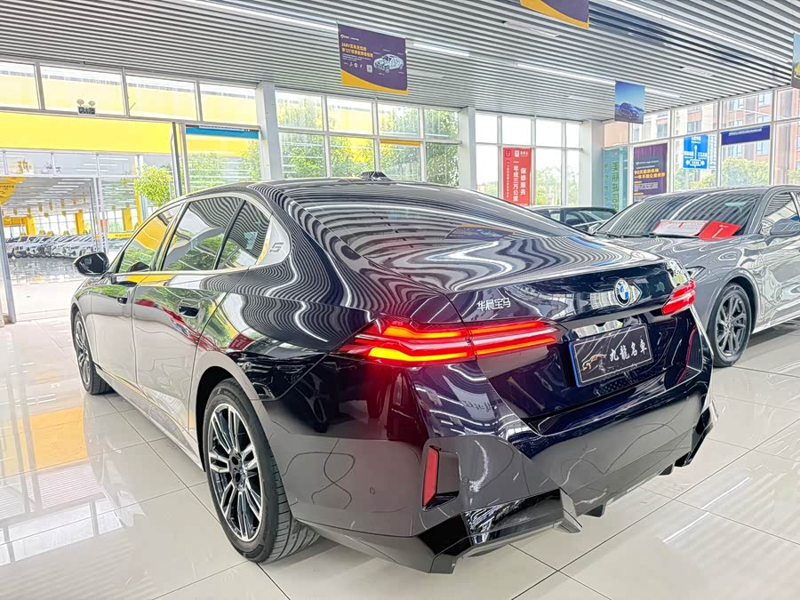 BMW 5 Series 2025