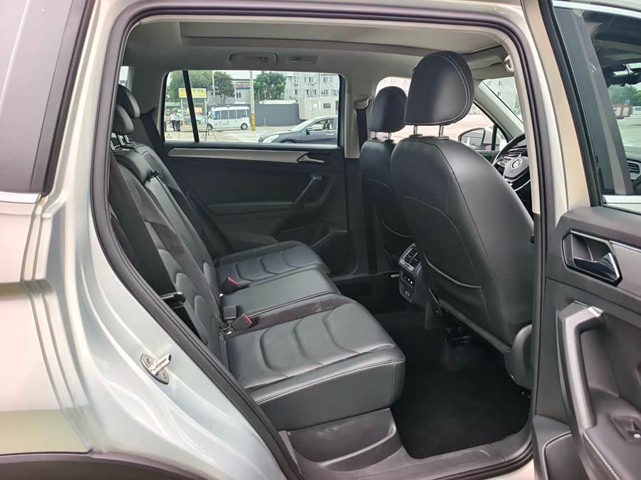 Volkswagen Tiguan L 2017 — фото 15