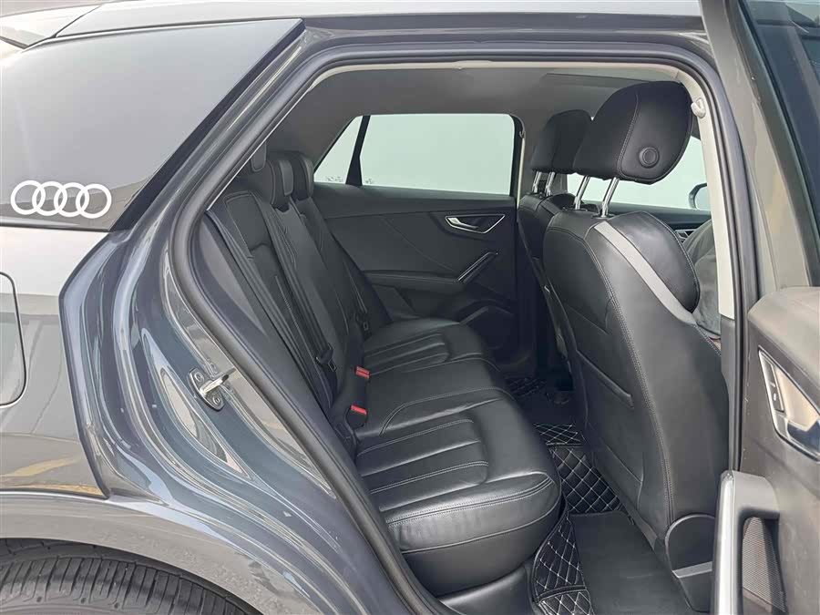 Audi Q2L 2020