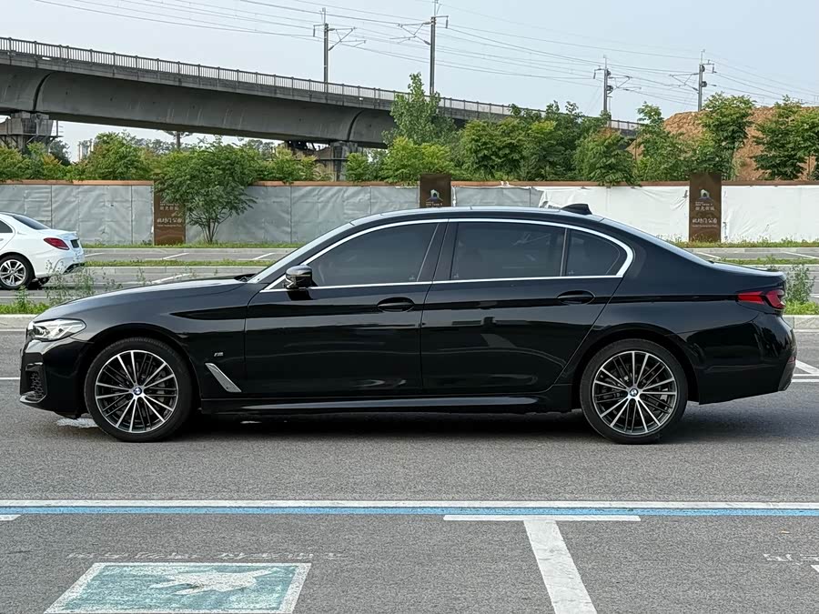 BMW 5 Series 2023