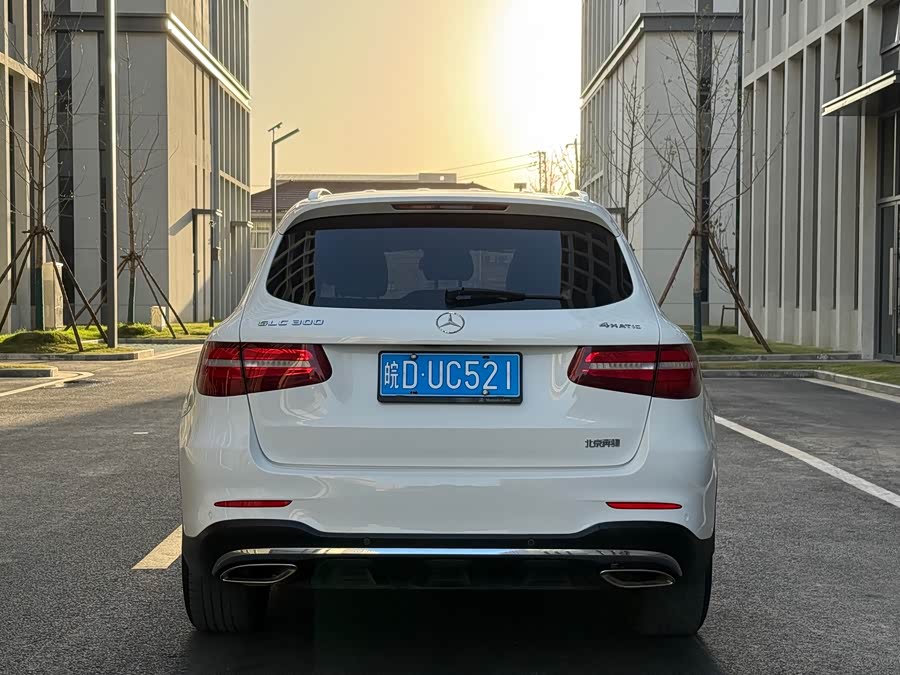 Mercedes-Benz GLC 2017 — фото 11