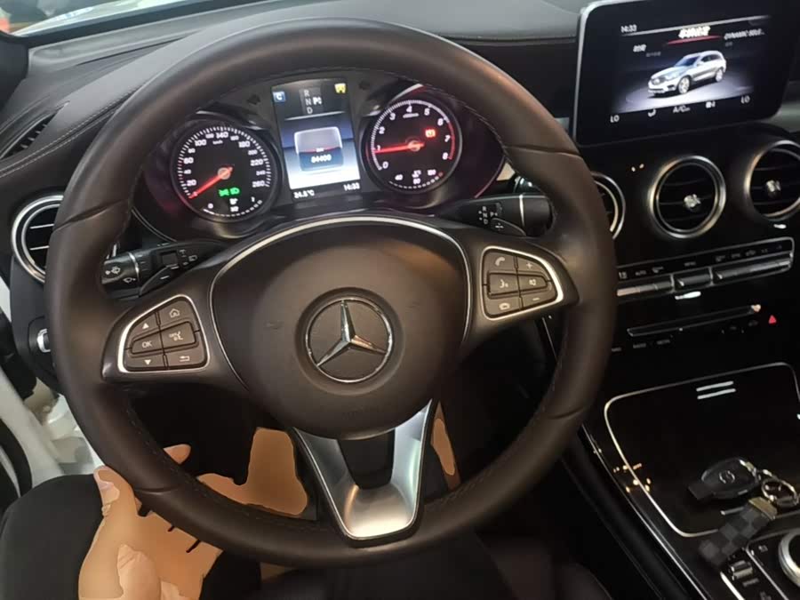 Mercedes-Benz GLC 2018 — фото 11