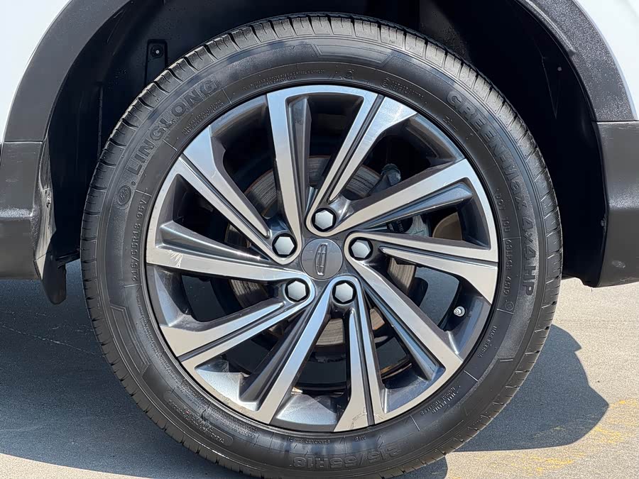 Geely Binyue 2019 — фото 14