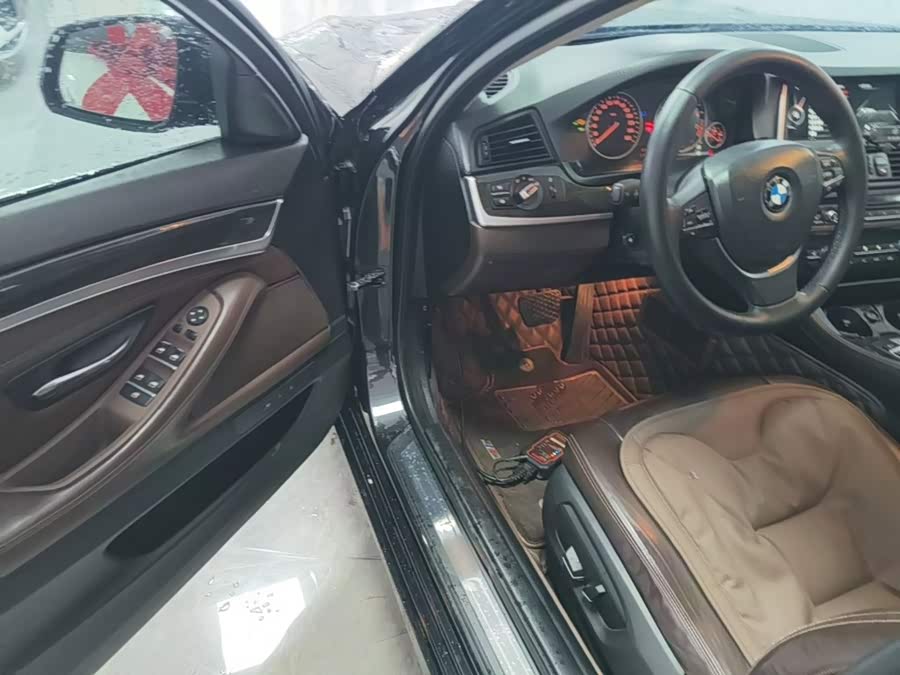 BMW 5 Series 2014 — фото 16