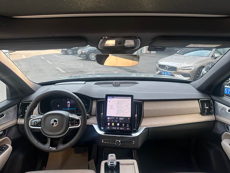 Volvo XC90 Plug-In Hybrid 2025 — фото 10