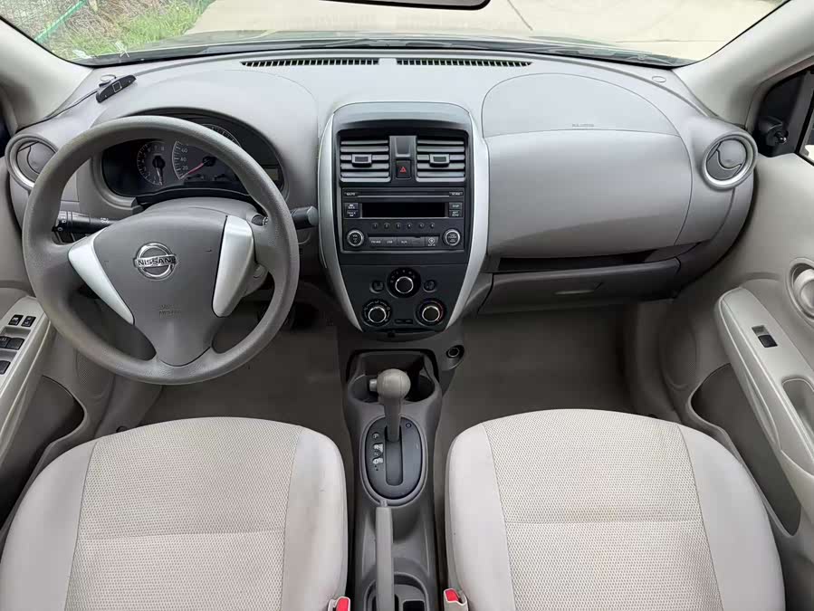 Nissan Sunny 2016
