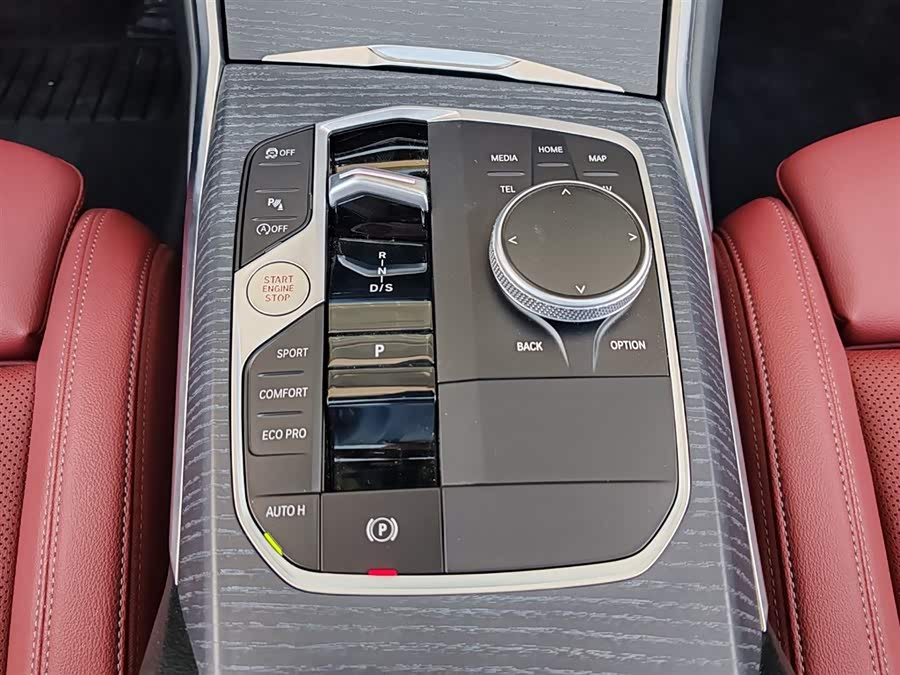 BMW 3 Series 2025 — фото 12