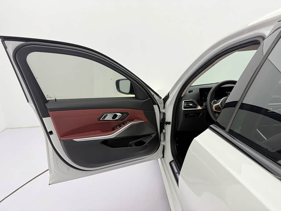 BMW 3 Series 2023 — фото 19
