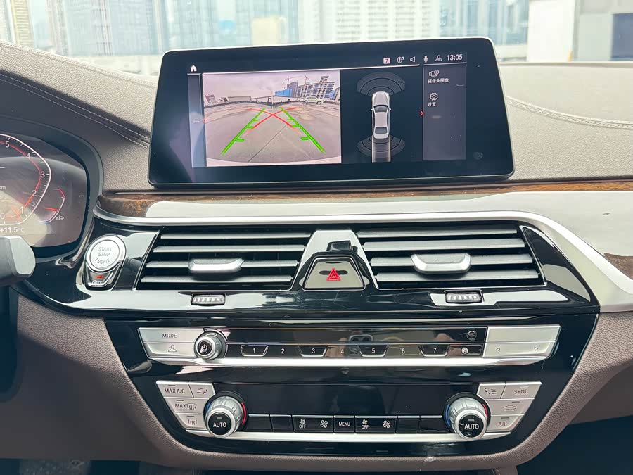 BMW 5 Series 2020 — фото 11