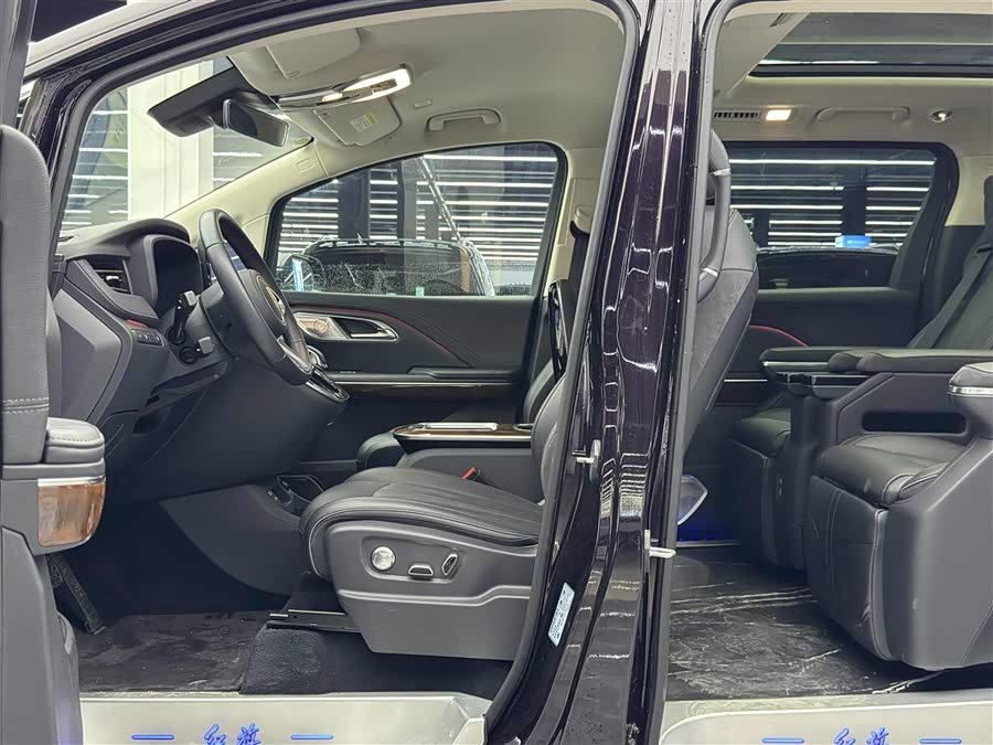Hongqi HQ9 PHEV 2024