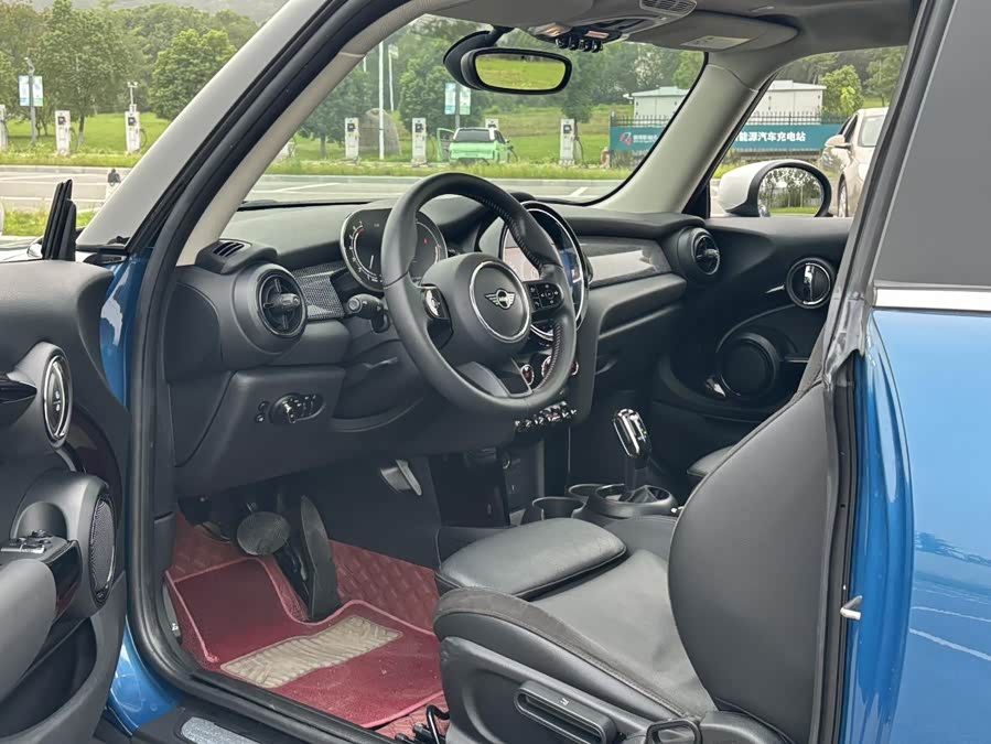 MINI MINI 2022