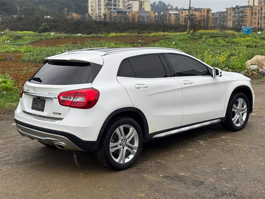 Mercedes-Benz GLA 2016