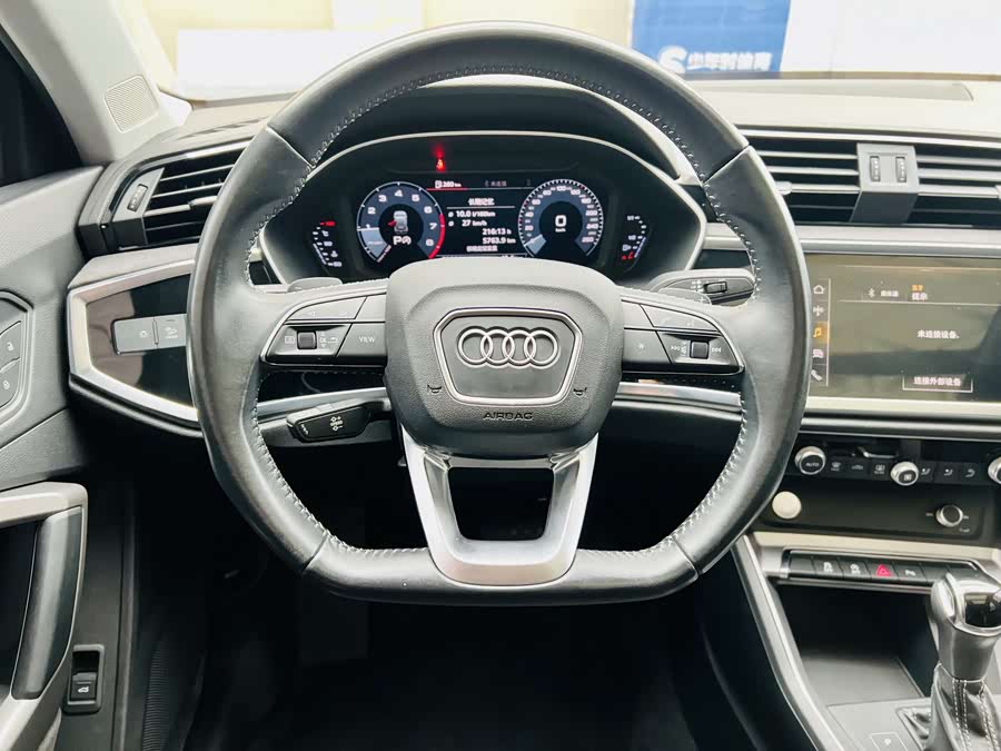 Audi Q3 2019 — фото 9