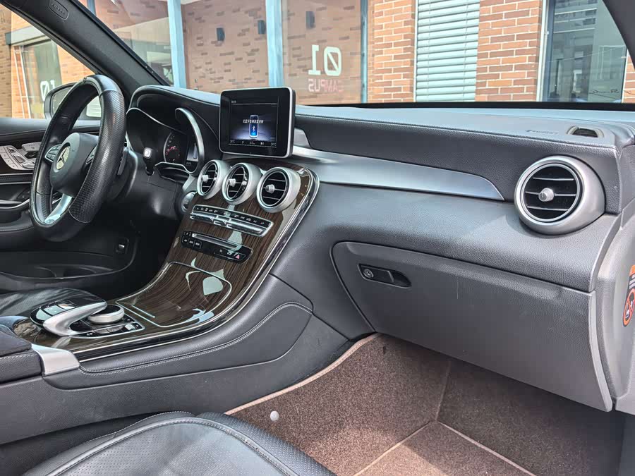 Mercedes-Benz GLC 2019 — фото 14