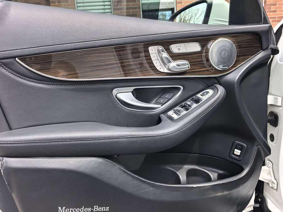 Mercedes-Benz GLC 2019 — фото 15